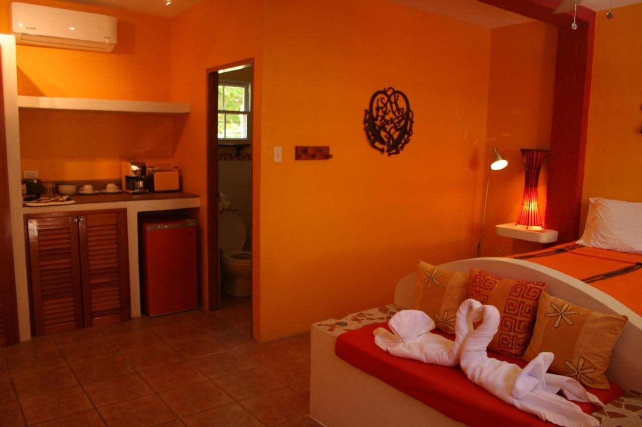 Seaside Cabanas Hotel Caye Corker 외부 사진
