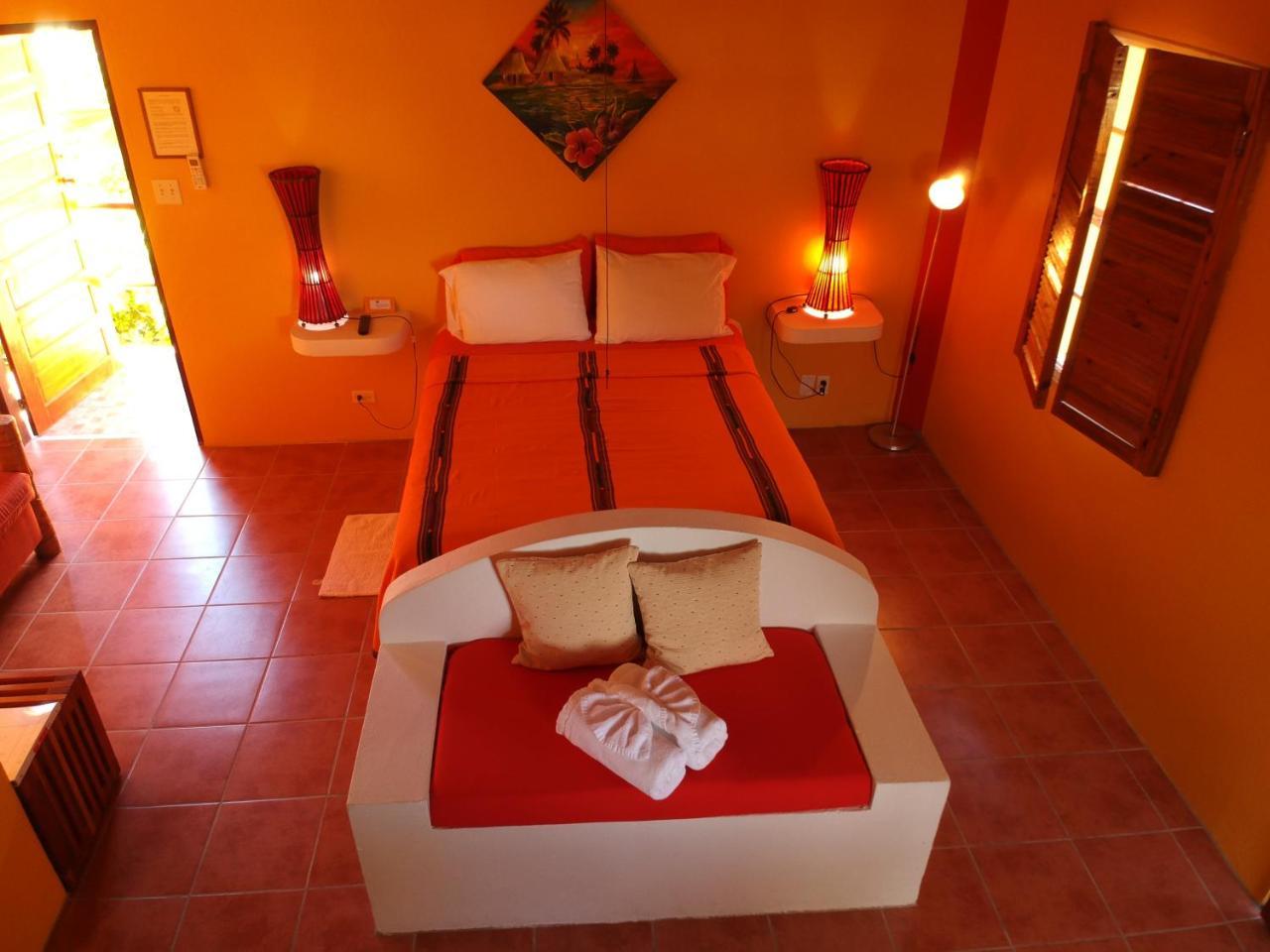 Seaside Cabanas Hotel Caye Corker 외부 사진