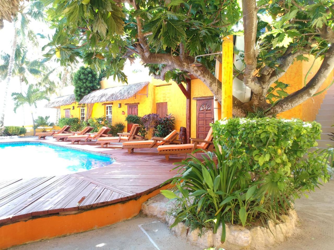 Seaside Cabanas Hotel Caye Corker 외부 사진