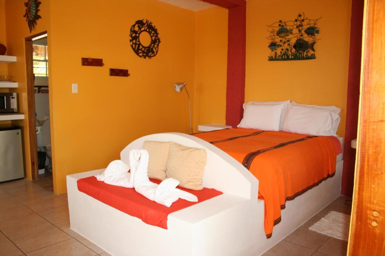 Seaside Cabanas Hotel Caye Corker 외부 사진