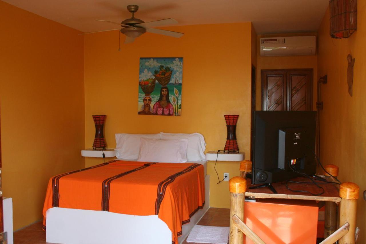 Seaside Cabanas Hotel Caye Corker 외부 사진